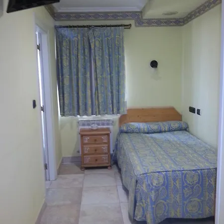 게스트하우스 Restaurante El Castillo 올밀로스데사사몬